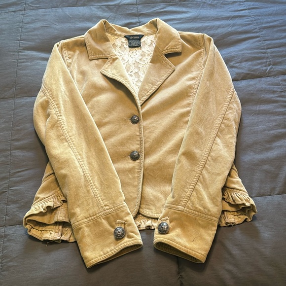 Eivissa Button Up Lace Ruffled Cropped Jacket - Picture 2 of 9